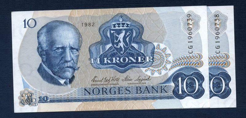 2 x 10 kr 1982 CG i serie kv. 01