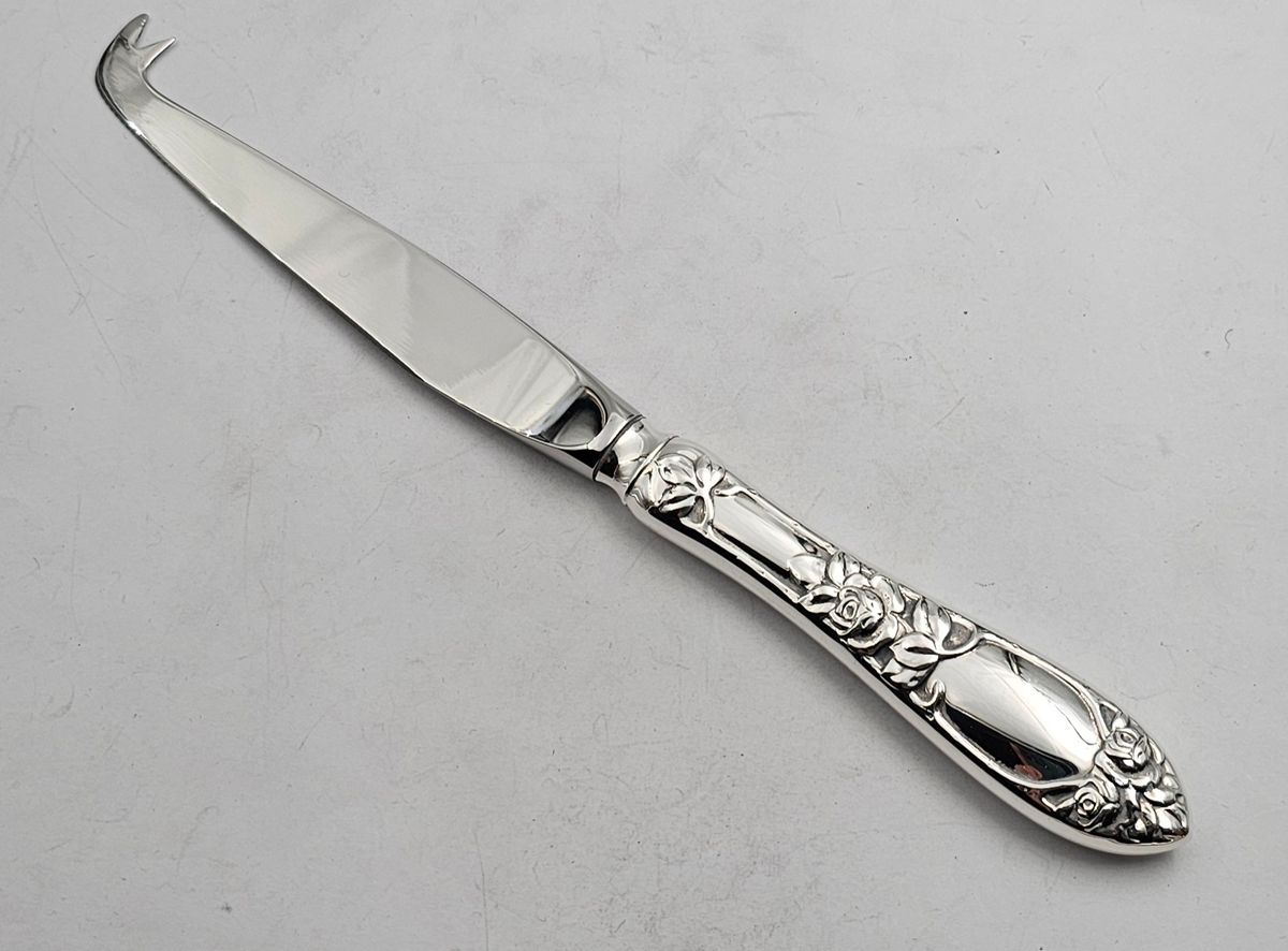 Opphøyd rose: Ostekniv 21 cm