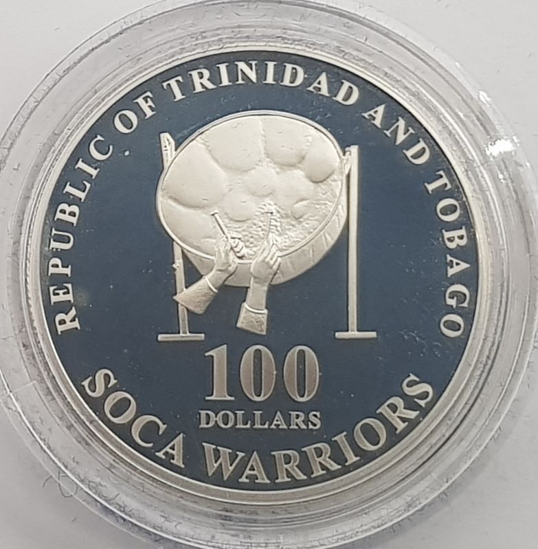 Trinidad og Tobago: 100 dollars 2002