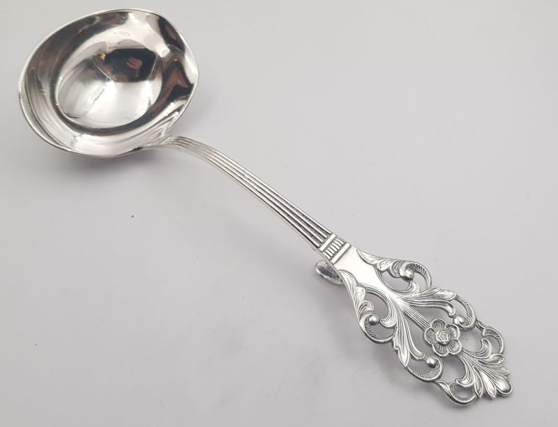 Viking rose: Sauseskje med krok 16,5 cm